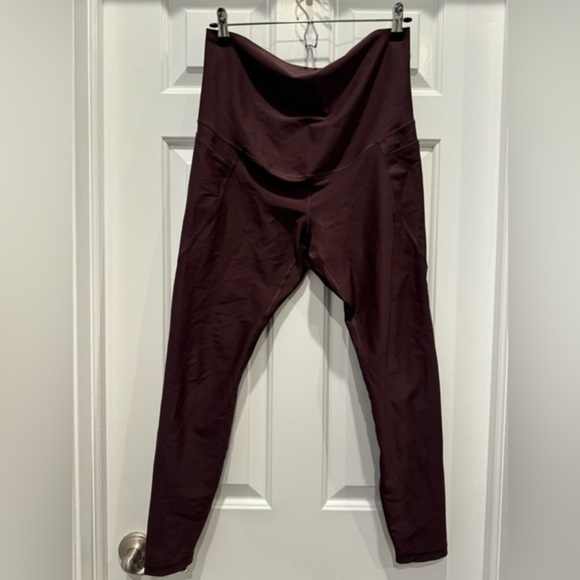 Old Navy highrise maternity 7/8th legging over the belly in plum size medium - Picture 1 of 3
